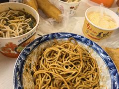 -球场热干面老店
