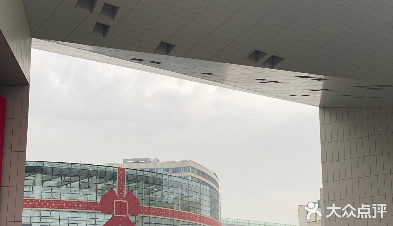 世界之花店还存活着，开了盒马首家北京X会员仓储超市店