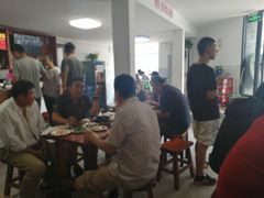 大堂-宝瑞门钉肉饼店