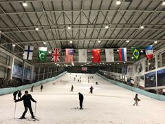 -乔波室内滑雪场
