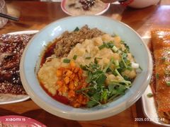 -爆炸头阿姨小四川正宗川味小吃(无任何分店)