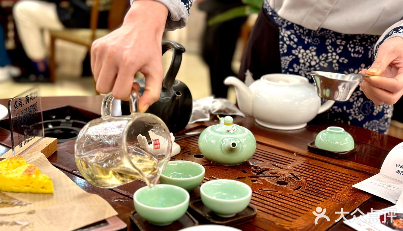 几百人一起吃个早饭！｜菜品出品和服务都算很稳定！