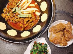 散养大公鸡锅-缘福乡村铁锅炖民宿(八达岭店)