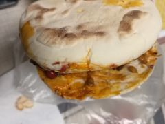 -清真马乐贝腊牛肉蛋黄菜夹馍(马蓉洒金桥店)