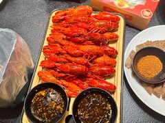 肥肥蒸虾-肥肥虾庄·金牌油焖大虾(江汉路黄鹤楼联名店)