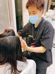 -PE SALON 
