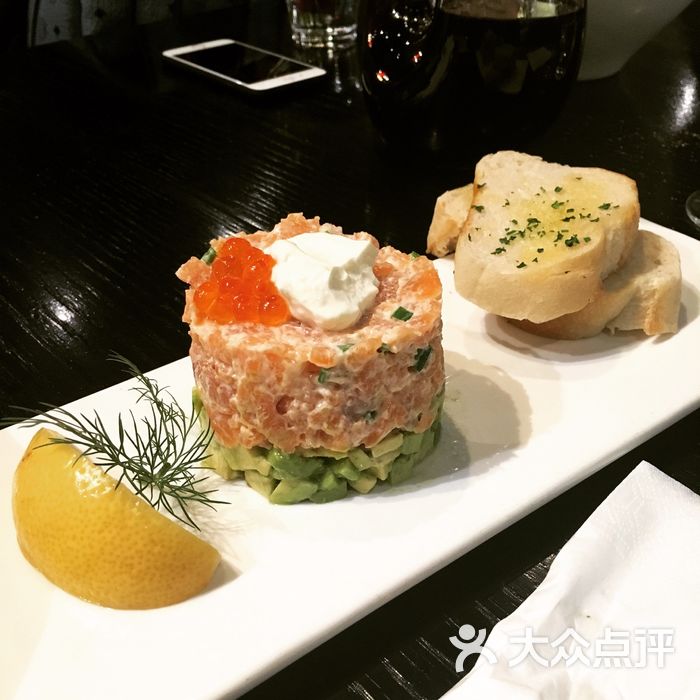 letsseafood三文鱼牛油果塔塔图片-北京西餐-大众点评网