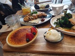 -FLOVIE FLORIST CAFE