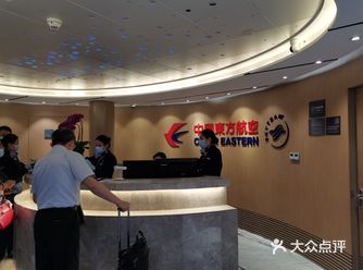 下午六点多的航班，提前两个小时来到机场