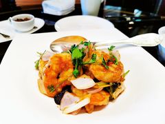 黑蒜大千爆虾球-北京四季酒店·采逸轩
