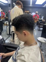 -藤野造型专业烫染接发