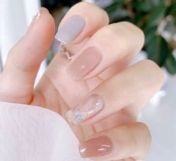 -雪奈传统美甲美睫