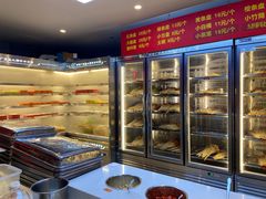 面包甜点陈列柜-钢管厂歆瑞源油卤串串香(春熙路太古里店)