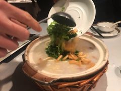 荔湾艇仔粥-翡翠小城·海鲜豆捞·广式点心(老佛爷店)