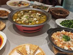 -有红鸡毛店·川菜(建设路店)