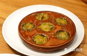 Garlic Butter Snails with Bread Croutons