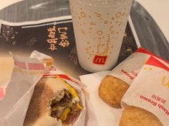 -麦当劳(上海虹桥站30B检票口楼上)