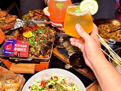 -何师烧烤·香辣蟹·川菜·30年老品牌(太古里旗舰店)
