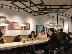 大堂-吉祥馄饨(虹桥火车站店)