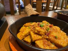 蒜香火腿包浆豆腐-云海肴·汽锅鸡·云南菜(天山百盛优客店)