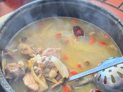 -鲁朗纳麦石锅鸡庄园