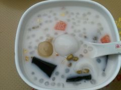 -海口骑楼小吃街