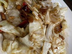 吊锅油渣手撕包菜-吃货私房菜(丽江束河古镇店)