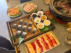 -围炉肉舍•炭烤活鳗•丹东海鲜烤肉(步行街店)