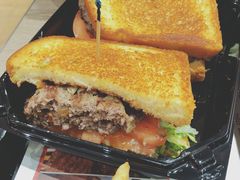 -The Habit Burger Grill 哈比特汉堡(爱琴海店)