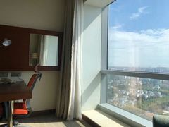 -上海浦东康桥绿地假日酒店