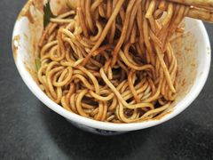 -薛记襄阳香辣牛肉面(平安路店)