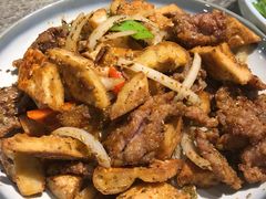馕丁炒肉-巴依兄弟西域美食(机场店)