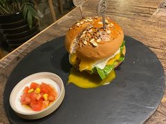 经典芝士汉堡-HIGH FIVE哈福手工汉堡(桂林路店)