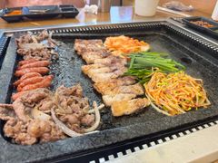 花刀熟成黑五花肉-韩阳王石板烤肉