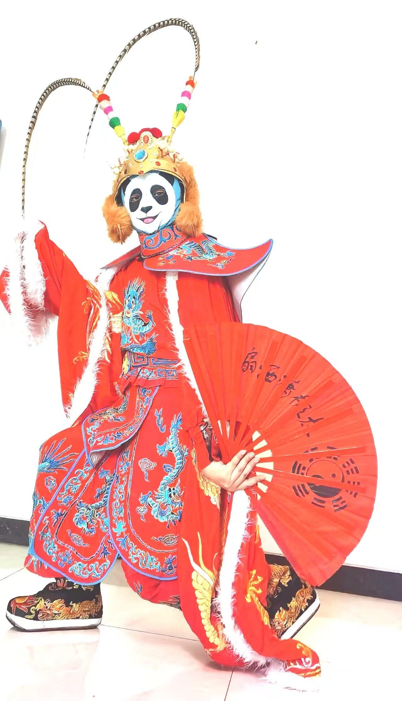 川剧变脸吐火国礼艺术家陶泽中国四川创新熊猫脸