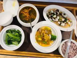 -臻康乃馨月子中心(集美店)