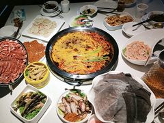 -茅草房·河畔园林火锅