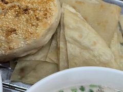 油饼半张-教师之家赵家羊汤馆(东青龙街店)