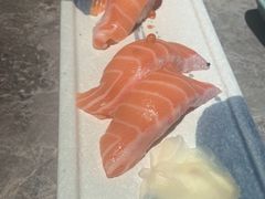 三文鱼腩寿司-炙柒Sekinana·精致日料(合生汇店)