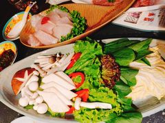 -老牌坊云南鱼豆花火锅(哈西万达店)