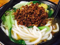 -丽虹云南过桥米线(兴工街店)