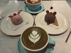 -Fridi Patisserie Cafe