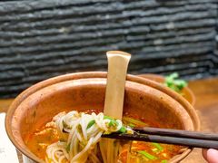 酸辣椒铜锅米线-都氏二当家(九方店)