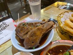 -琥珀老六龙虾(四里河店)