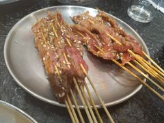 -何妹湿辣牛肉·粤式烧烤砂煲(桂雅路店)