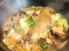 -粘豆包柴火铁锅炖