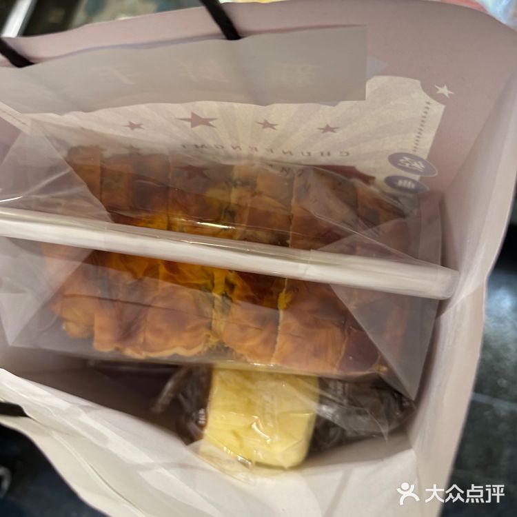 狠狠买了一大袋子！｜成都人民的快乐老家🍞