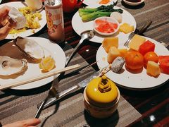 -广州万富希尔顿酒店·感趣自助餐厅·金秋蟹宴生蚝海鲜刺身烧烤