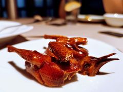 脆皮妙龄鸽-荣轩(新荣记环球金融中心店)