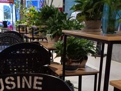 靠窗位-舌尖上的食缘花园主题餐厅